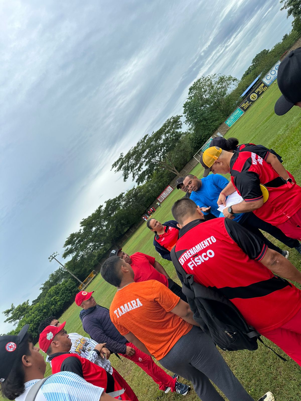Estudiantes del Técnico en Entrenamiento Deportivo realizan actividades de acondicionamiento en práctica III